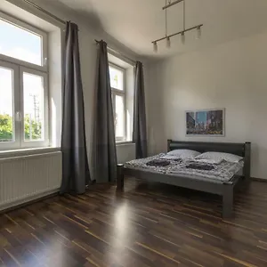 spacious-apartment-in-center-with-terrace.vienna-besthotels.com/